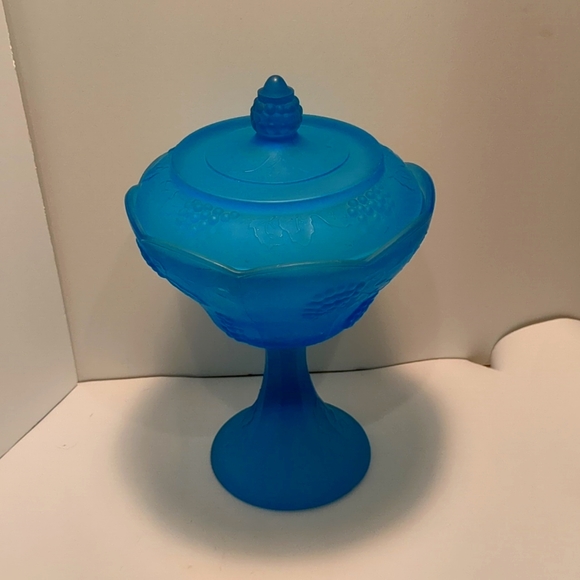 Vtg Indiana Glass frosted blue Pedestal Candy dish w/lid. Harvest grape. - Picture 1 of 11